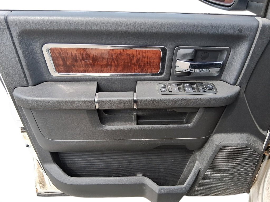 2011 Dodge Ram 1500 Laramie Crew Cab 4WD in Stratford, Ontario - 11 - w1024h768px