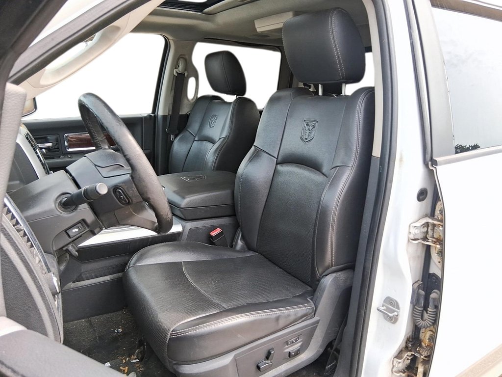2011 Dodge Ram 1500 Laramie Crew Cab 4WD in Stratford, Ontario - 8 - w1024h768px
