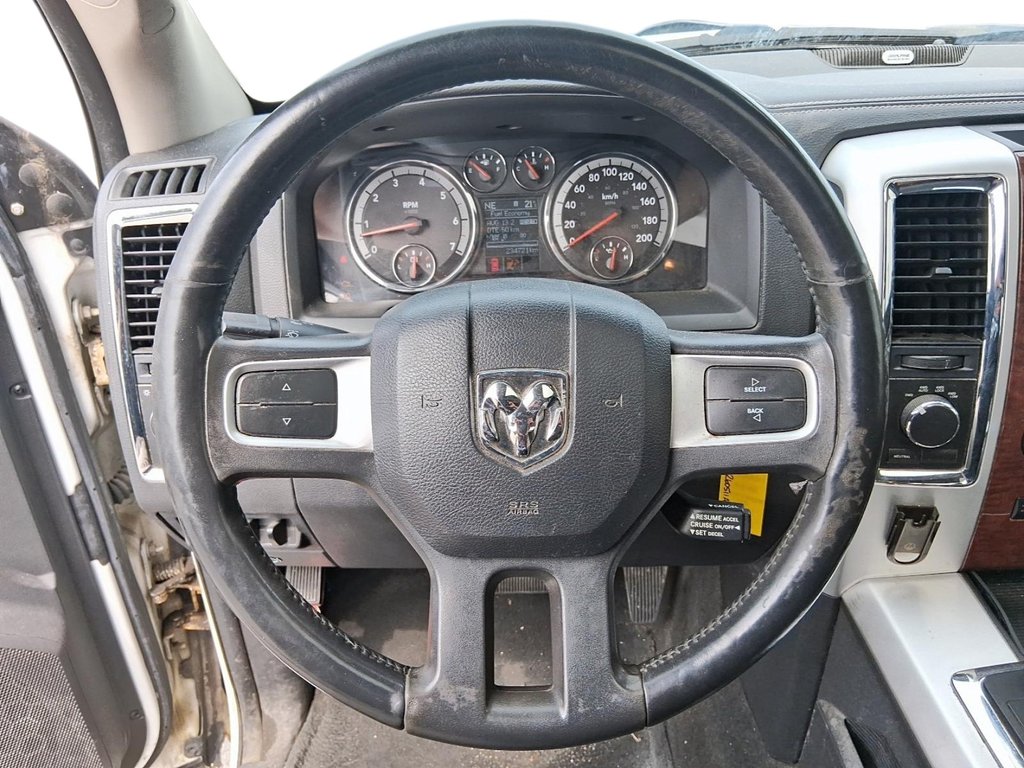 2011 Dodge Ram 1500 Laramie Crew Cab 4WD in Stratford, Ontario - 12 - w1024h768px