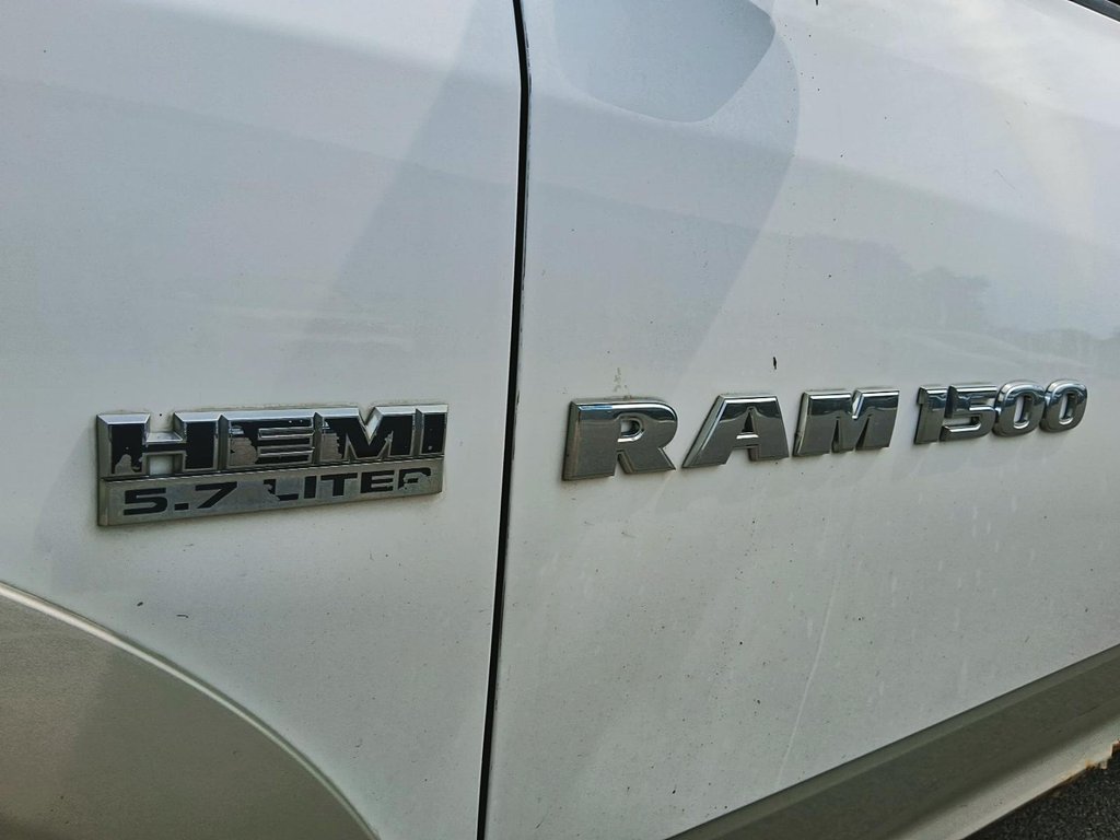 2011 Dodge Ram 1500 Laramie Crew Cab 4WD in Stratford, Ontario - 6 - w1024h768px