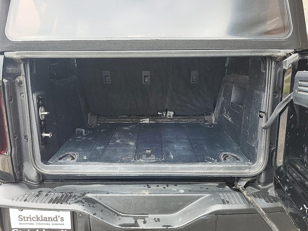2021 Ford Bronco 4-Door Black Diamond in Stratford, Ontario - 6 - w1024h768px