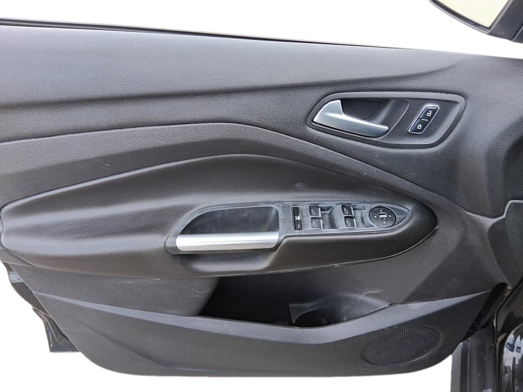 2013 Ford CMax SE Hybrid in Stratford, Ontario - 11 - w1024h768px