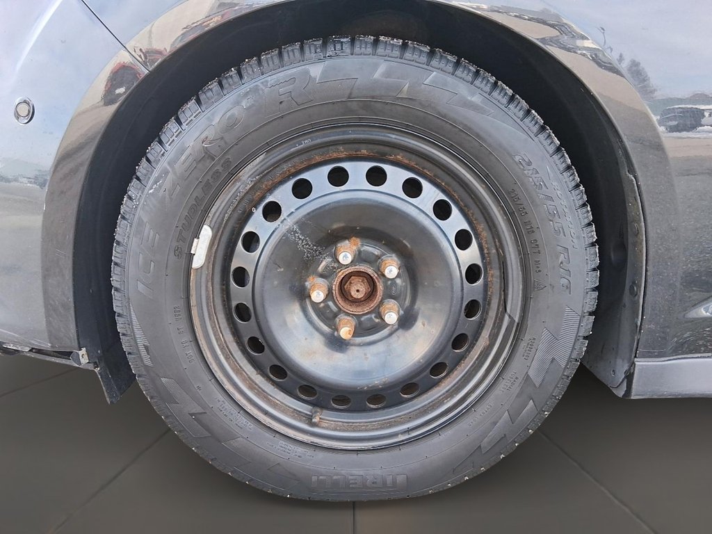 2013 Ford CMax SE Hybrid in Stratford, Ontario - 7 - w1024h768px