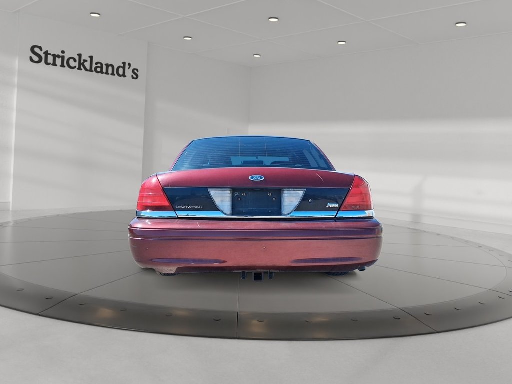 2011 Ford Crown Victoria Sedan in Stratford, Ontario - 3 - w1024h768px