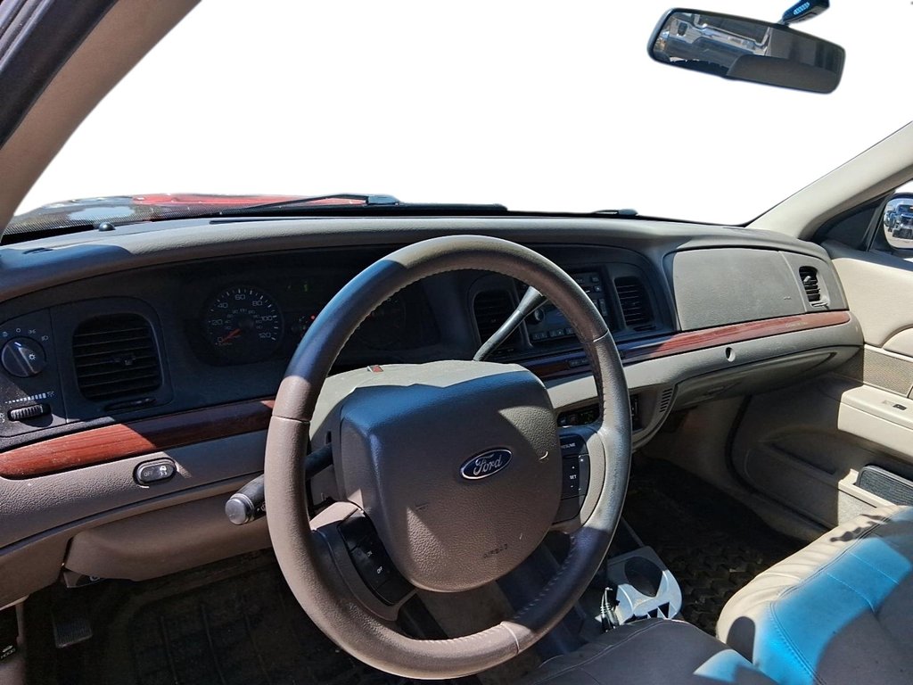 2011 Ford Crown Victoria Sedan in Stratford, Ontario - 9 - w1024h768px