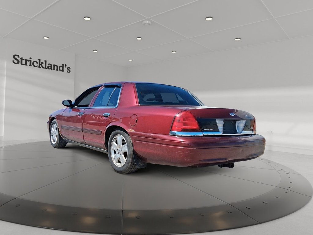 2011 Ford Crown Victoria Sedan in Stratford, Ontario - 4 - w1024h768px
