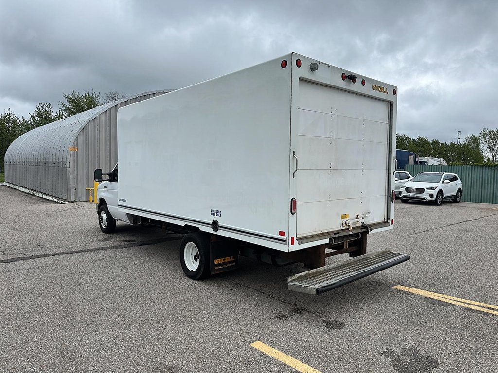2022 Ford E-Series Cutaway E-450 DRW Super Duty CA 176WB in Stratford, Ontario - 4 - w1024h768px