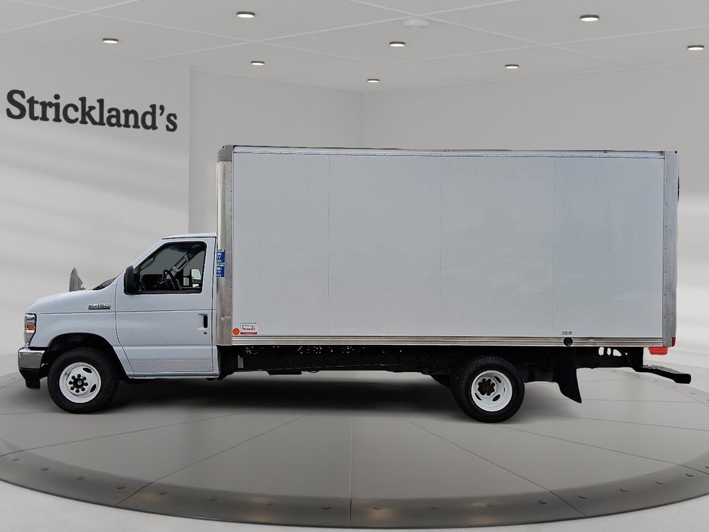 2022 Ford E-series Cutaway E-450 DRW Super Duty CA 176WB in Stratford, Ontario - 5 - w1024h768px