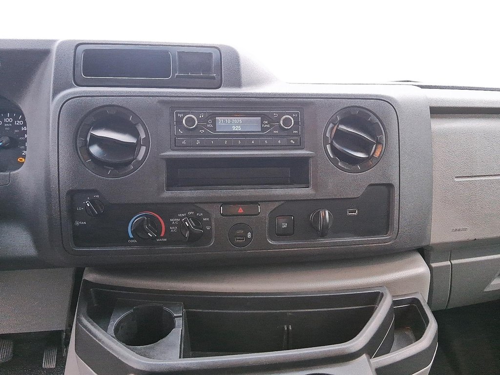 2022 Ford E-series Cutaway E-450 DRW Super Duty CA 176WB in Stratford, Ontario - 14 - w1024h768px