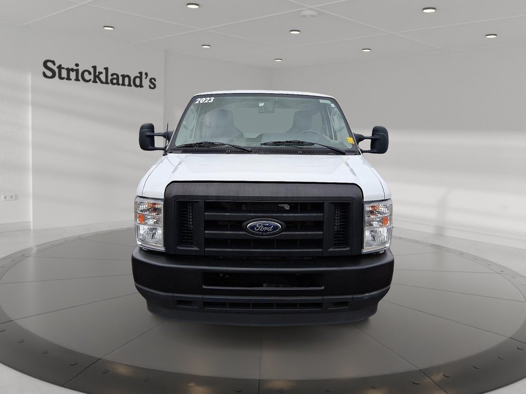 2023 Ford E-series Cutaway E-450 DRW Super Duty CA 176WB in Stratford, Ontario - 2 - w1024h768px