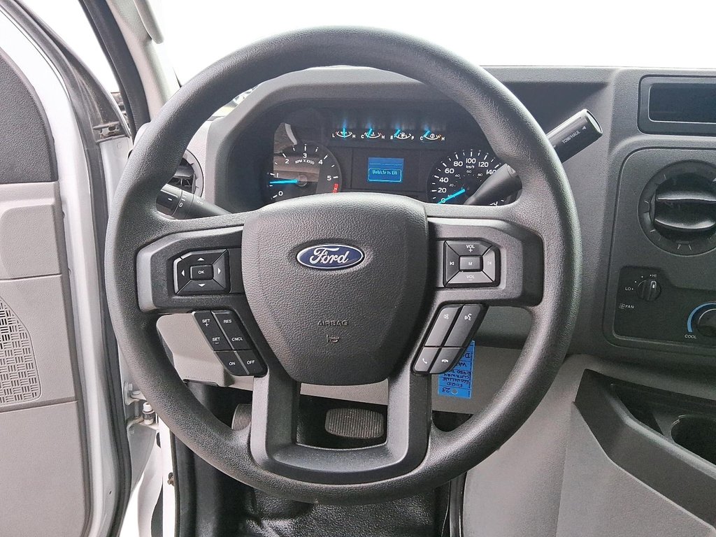 2023 Ford E-series Cutaway E-450 DRW Super Duty CA 176WB in Stratford, Ontario - 11 - w1024h768px