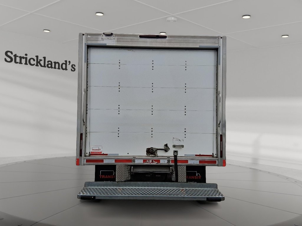 2023 Ford E-series Cutaway E-450 DRW Super Duty CA 176WB in Stratford, Ontario - 3 - w1024h768px