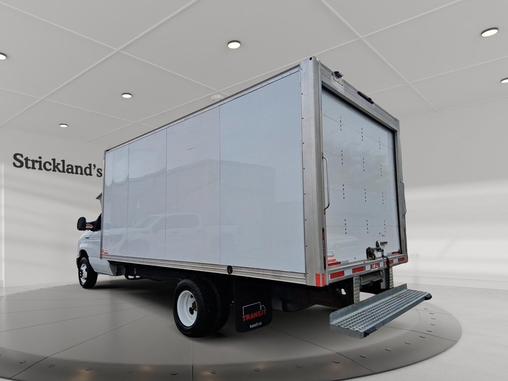 2023 Ford E-series Cutaway E-450 DRW Super Duty CA 176WB in Stratford, Ontario - 4 - w1024h768px