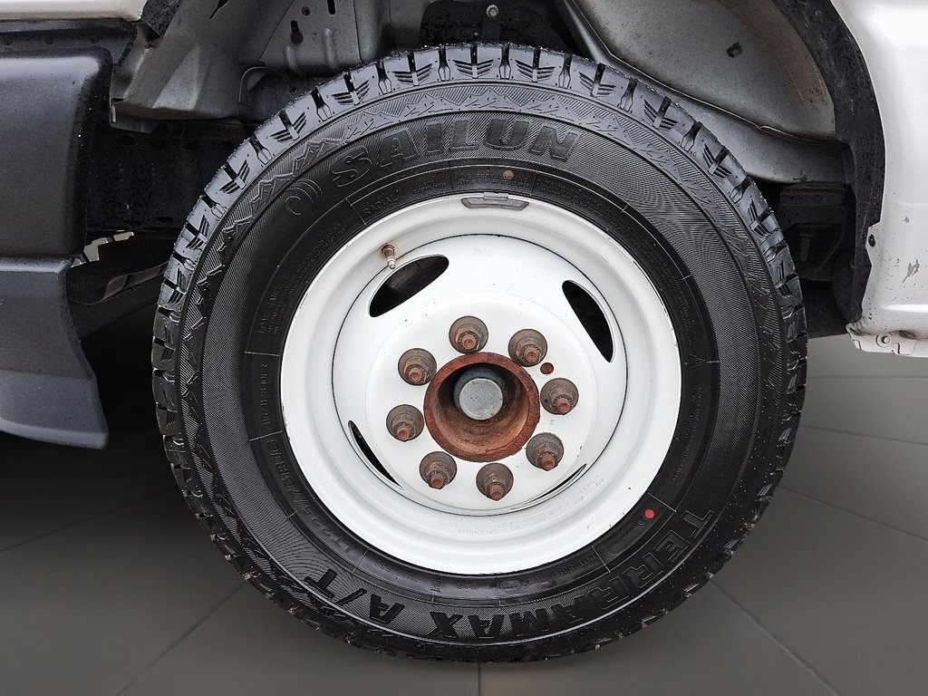 2023 Ford E-series Cutaway E-450 DRW Super Duty CA 176WB in Stratford, Ontario - 7 - w1024h768px