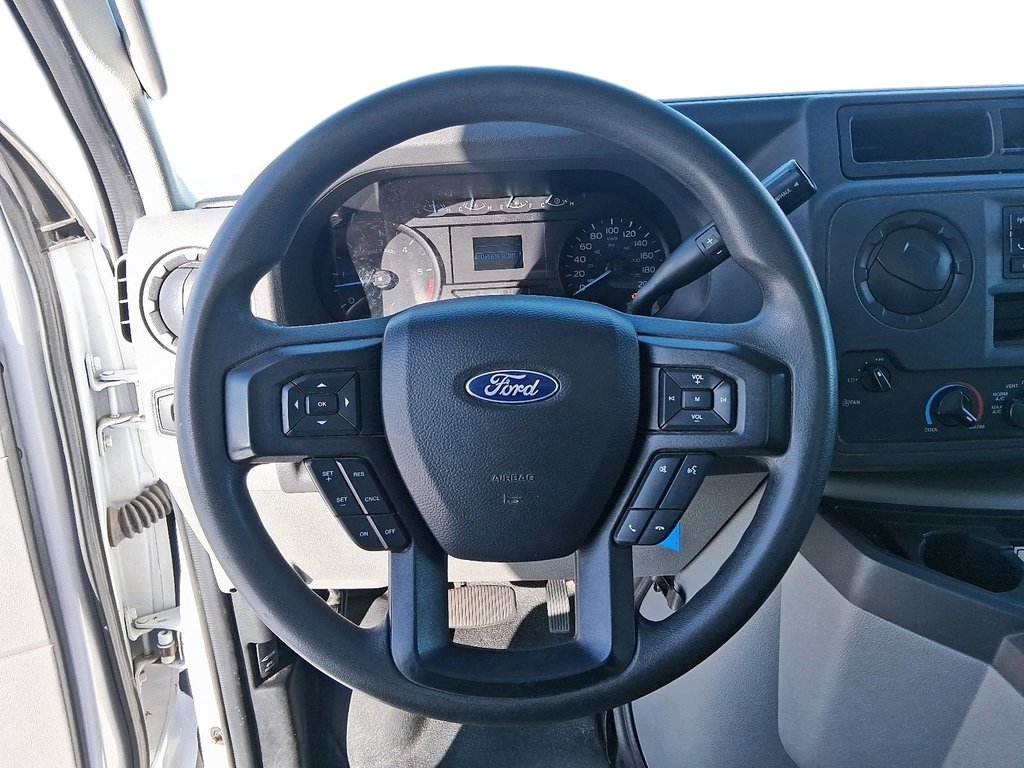 2023 Ford E-series Cutaway E-450 DRW Super Duty CA 176WB in Stratford, Ontario - 12 - w1024h768px