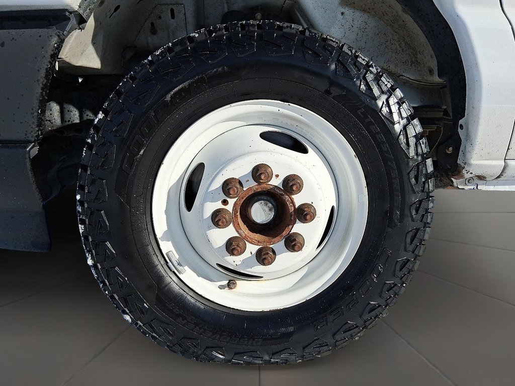 2023 Ford E-series Cutaway E-450 DRW Super Duty CA 176WB in Stratford, Ontario - 7 - w1024h768px