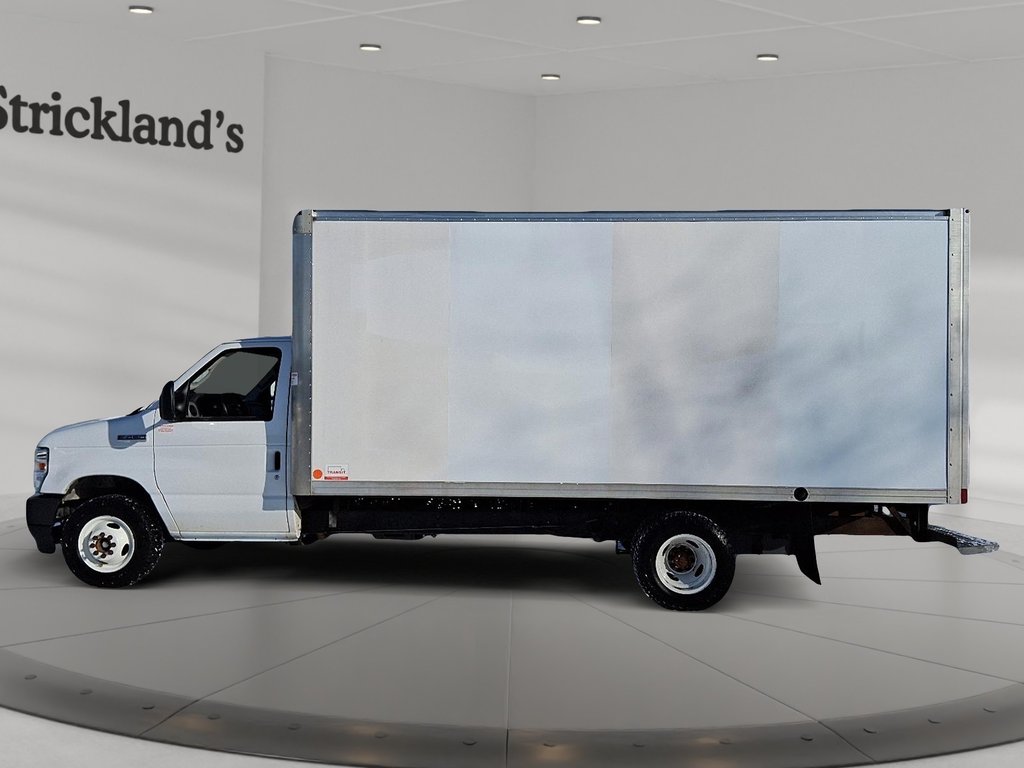 2023 Ford E-series Cutaway E-450 DRW Super Duty CA 176WB in Stratford, Ontario - 5 - w1024h768px