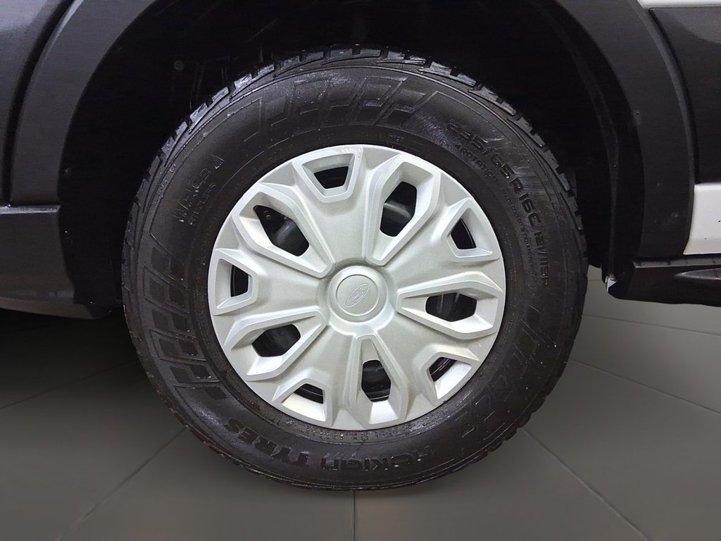 2023 Ford E-Transit 350 BEV Cargo Van BEV-350 High Roof Pass Slide 148 in Stratford, Ontario - 7 - w1024h768px