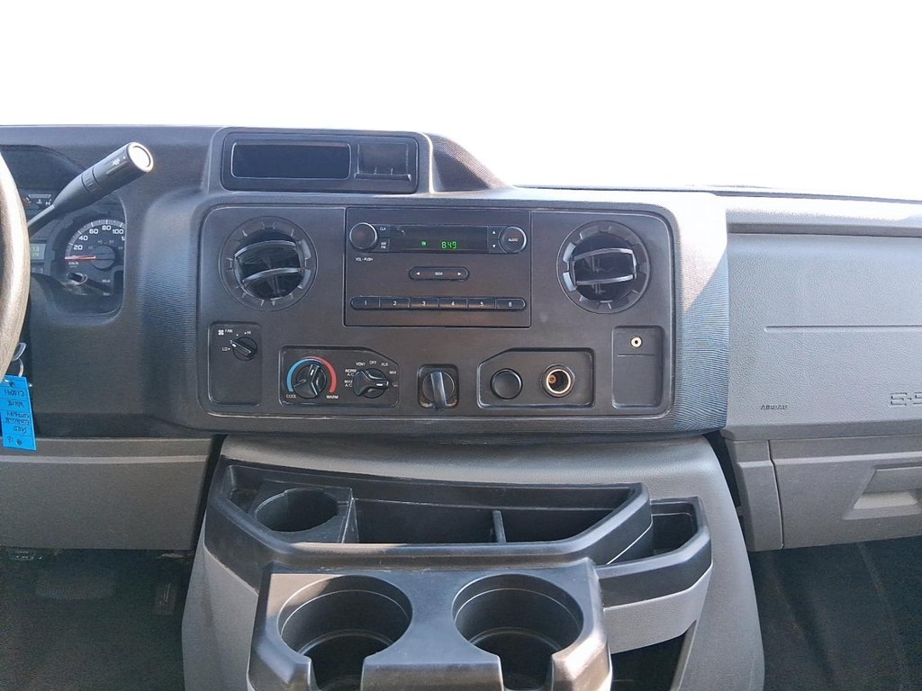 2018 Ford Econoline Van Cutaway E-450 DRW in Stratford, Ontario - 14 - w1024h768px