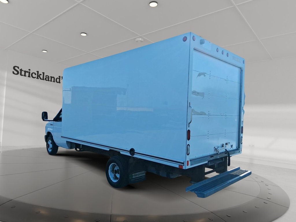 2018 Ford Econoline Van Cutaway E-450 DRW in Stratford, Ontario - 4 - w1024h768px