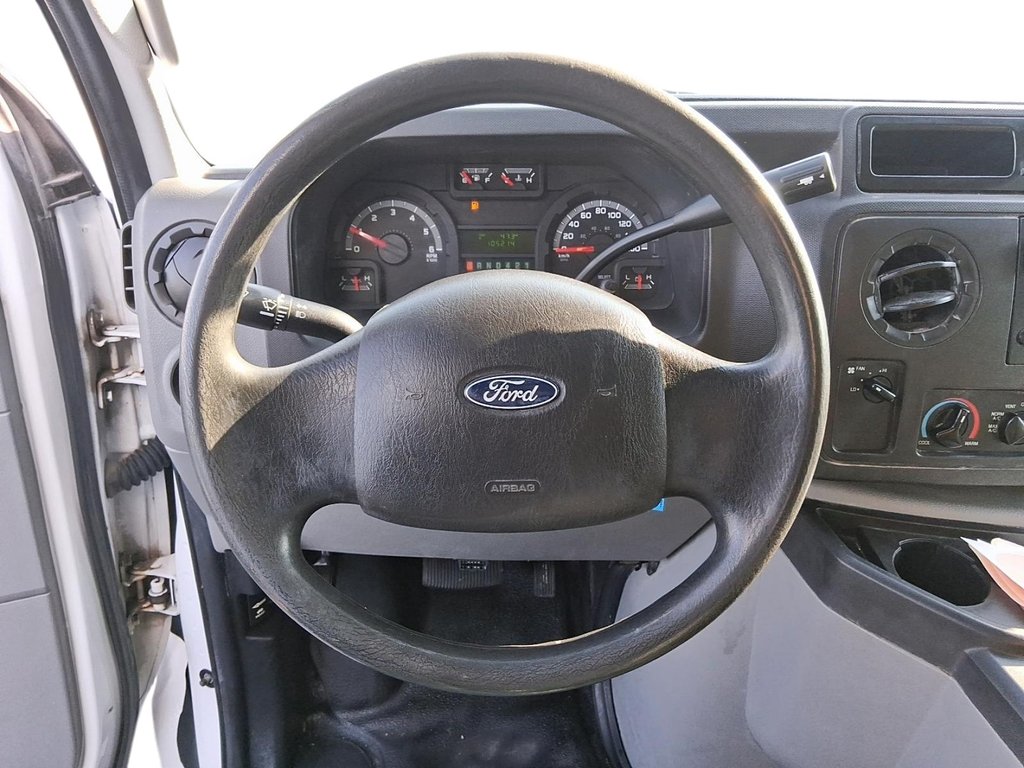 2018 Ford Econoline Van Cutaway E-450 DRW in Stratford, Ontario - 11 - w1024h768px