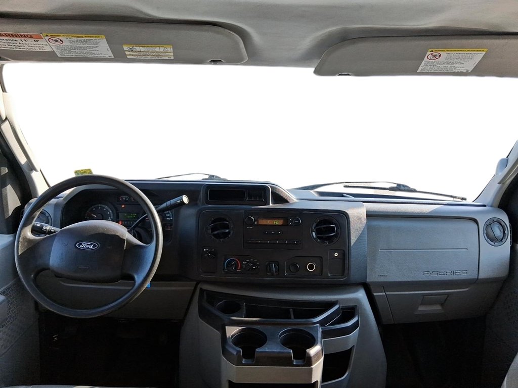 2018 Ford Econoline Van Cutaway E-450 DRW in Stratford, Ontario - 9 - w1024h768px