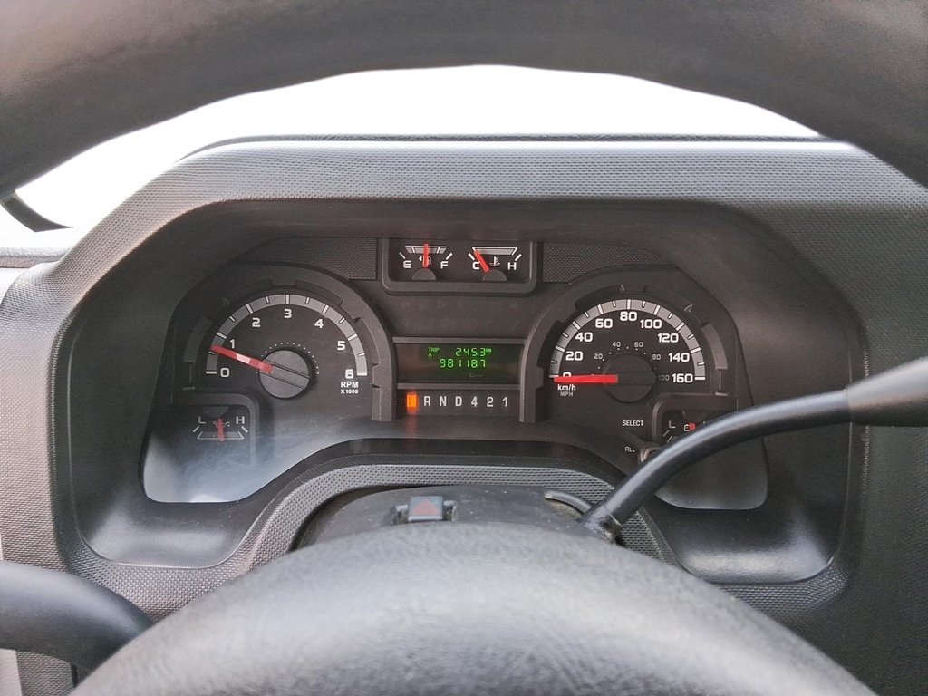 2018 Ford Econoline Van Cutaway E-450 DRW in Stratford, Ontario - 14 - w1024h768px