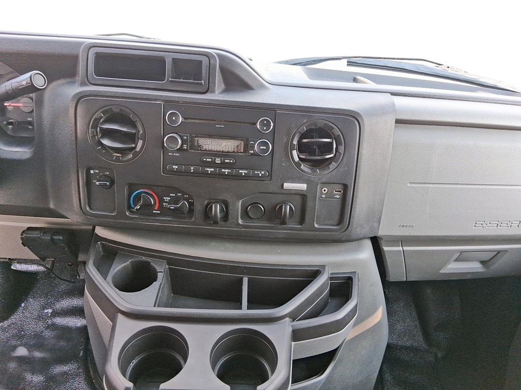 2018 Ford Econoline Van Cutaway E-450 DRW in Stratford, Ontario - 15 - w1024h768px
