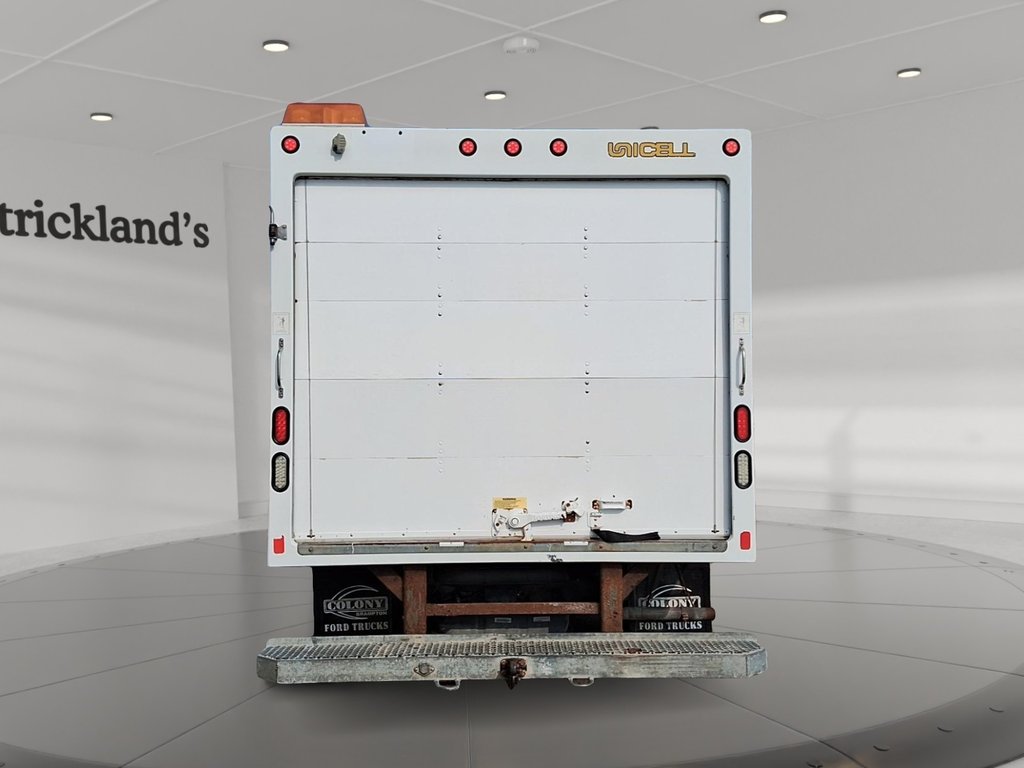 2018 Ford Econoline Van Cutaway E-450 DRW in Stratford, Ontario - 3 - w1024h768px
