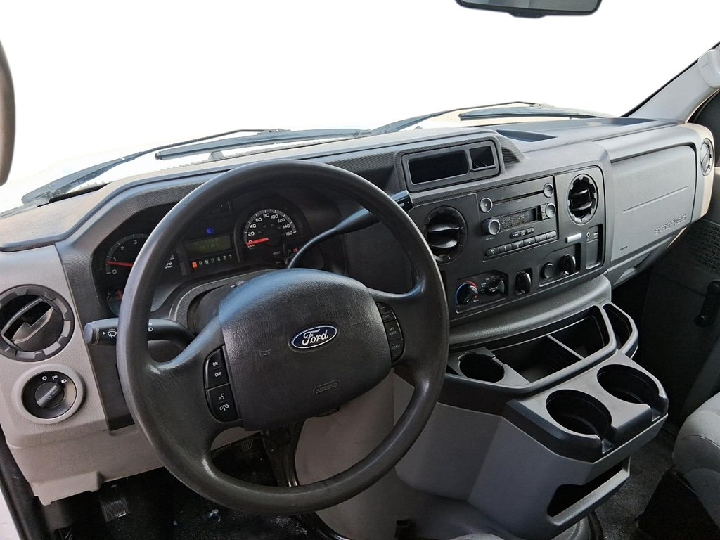 2018 Ford Econoline Van Cutaway E-450 DRW in Stratford, Ontario - 10 - w1024h768px