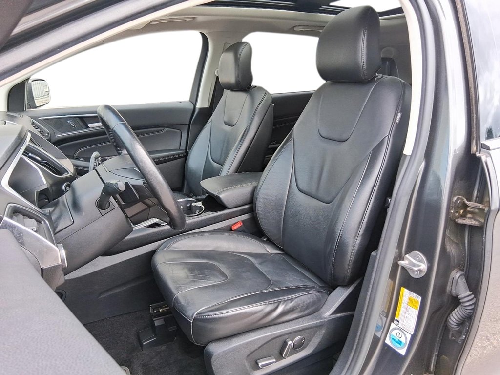 2016 Ford Edge Titanium - FWD in Stratford, Ontario - 8 - w1024h768px