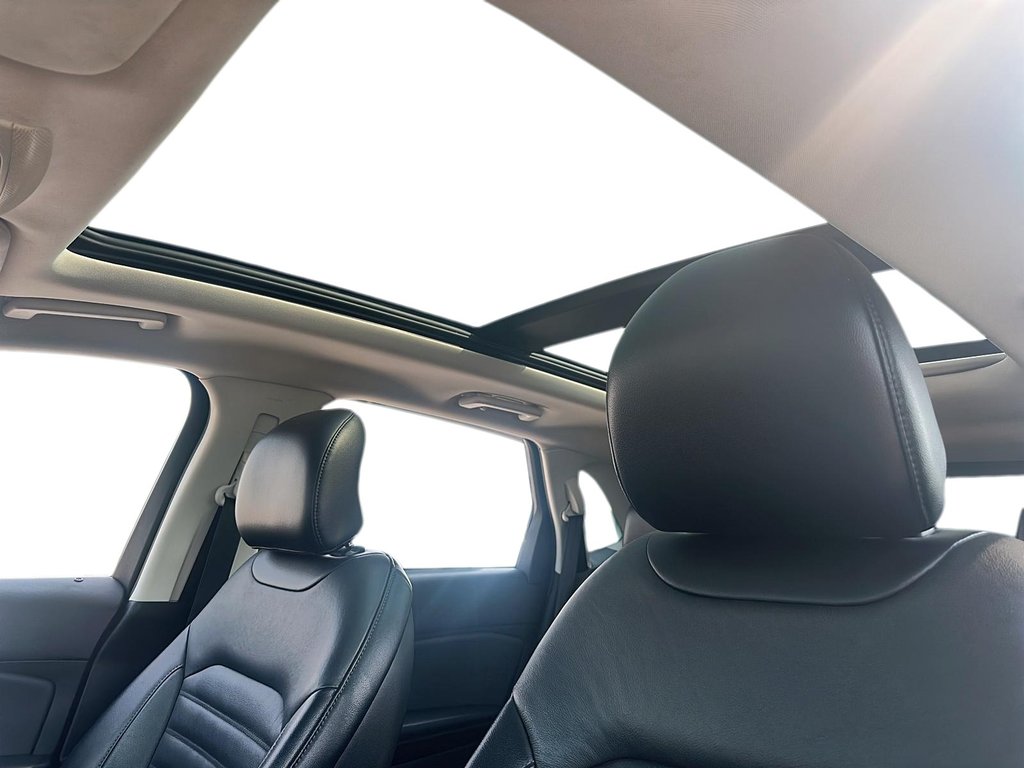 2017 Ford Edge SEL - AWD in Stratford, Ontario - 15 - w1024h768px