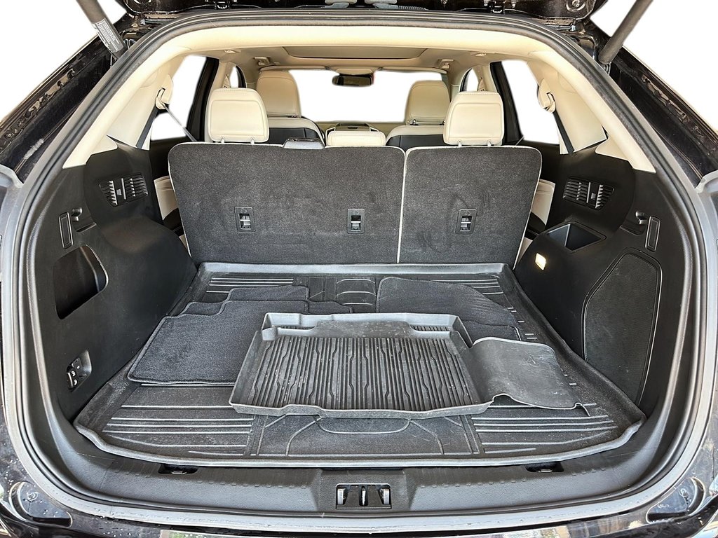 2020 Ford Edge Titanium - AWD in Stratford, Ontario - 6 - w1024h768px