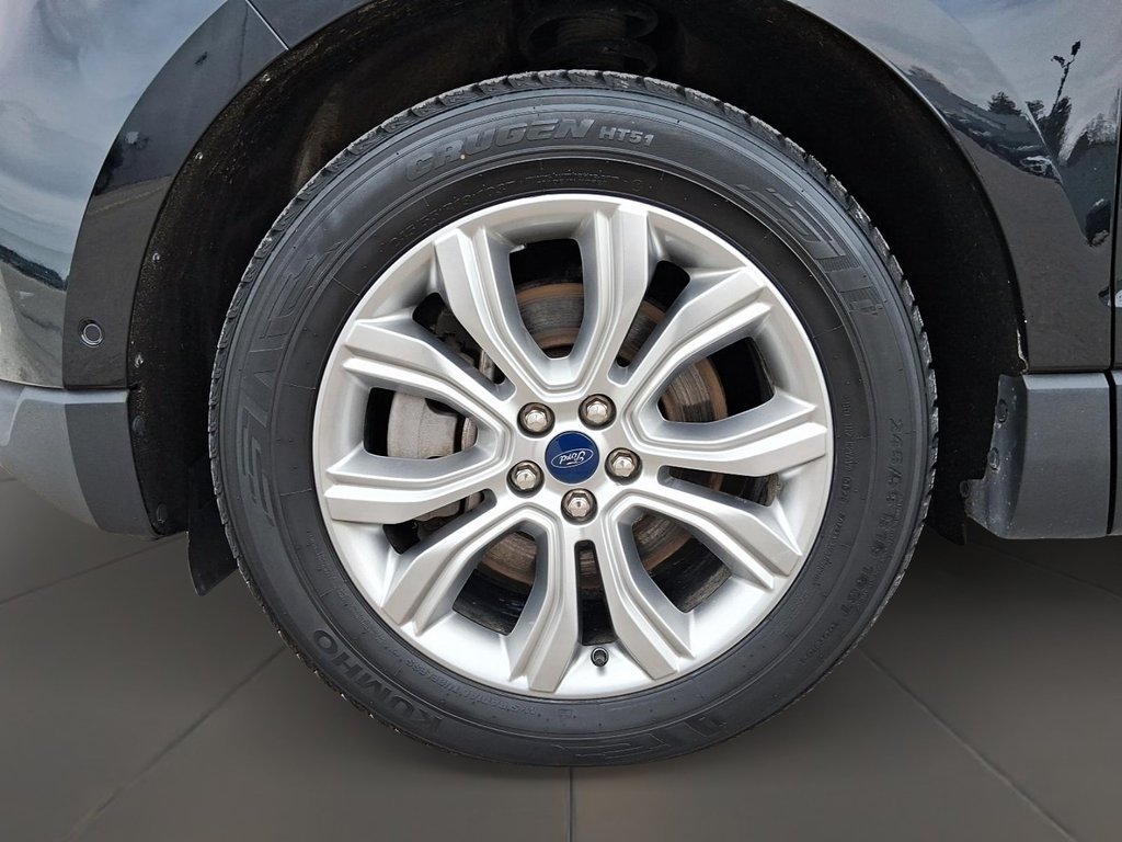 2021 Ford Edge Titanium AWD in Stratford, Ontario - 7 - w1024h768px