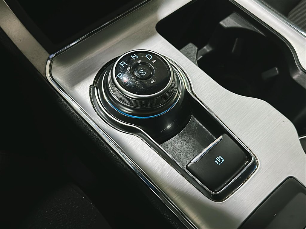 2022 Ford Edge SEL AWD in Stratford, Ontario - 14 - w1024h768px