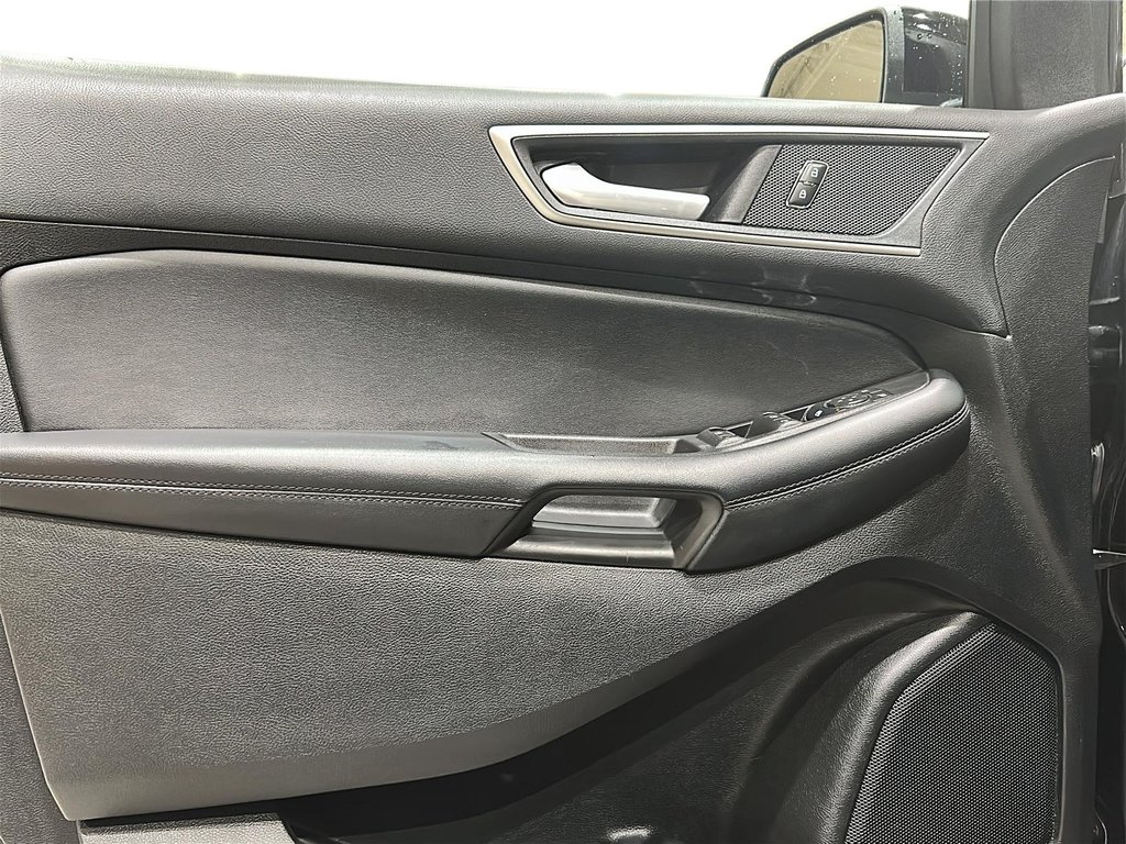 2022 Ford Edge SEL AWD in Stratford, Ontario - 10 - w1024h768px