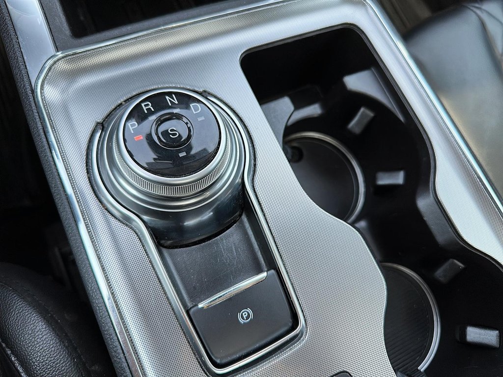 2023 Ford Edge Titanium AWD in Stratford, Ontario - 14 - w1024h768px