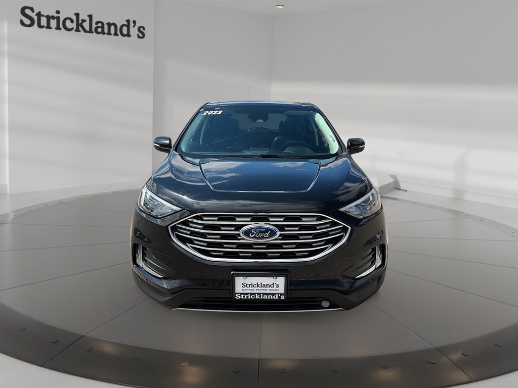 2023 Ford Edge Titanium AWD in Stratford, Ontario - 2 - w1024h768px