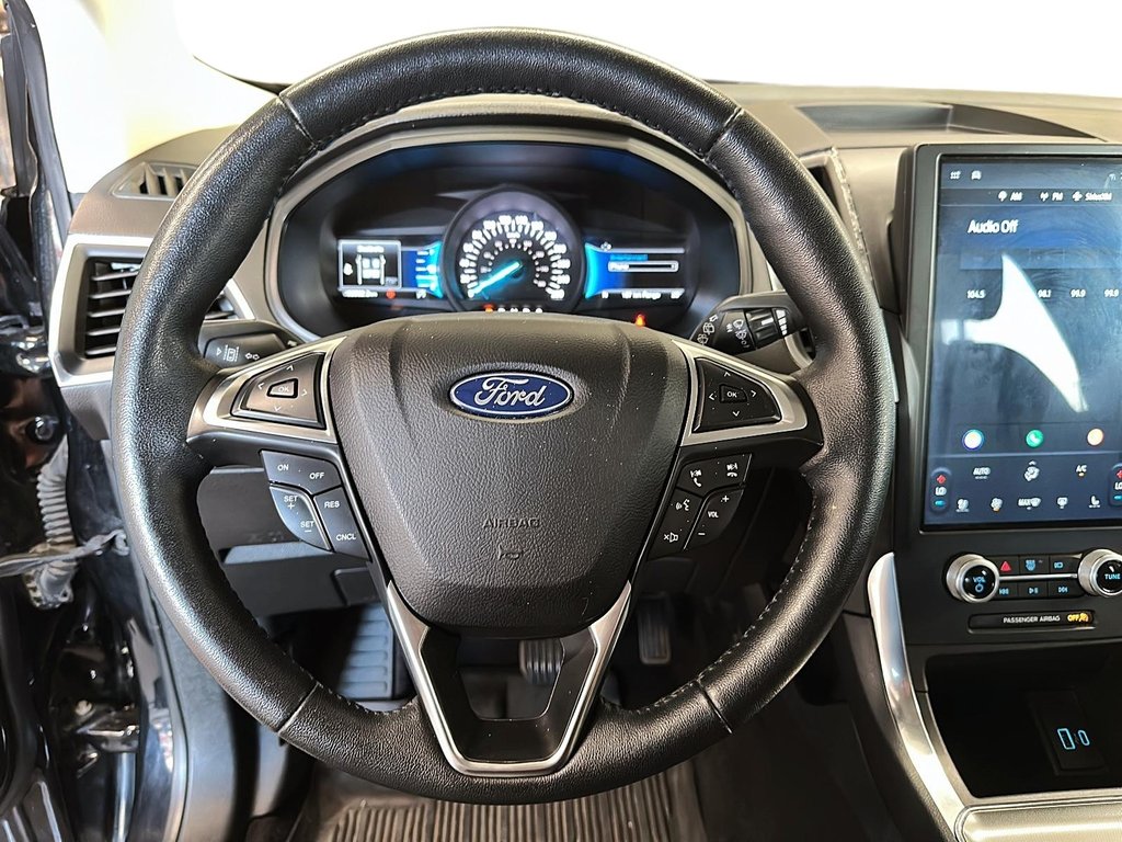 2023 Ford Edge Titanium AWD in Stratford, Ontario - 11 - w1024h768px