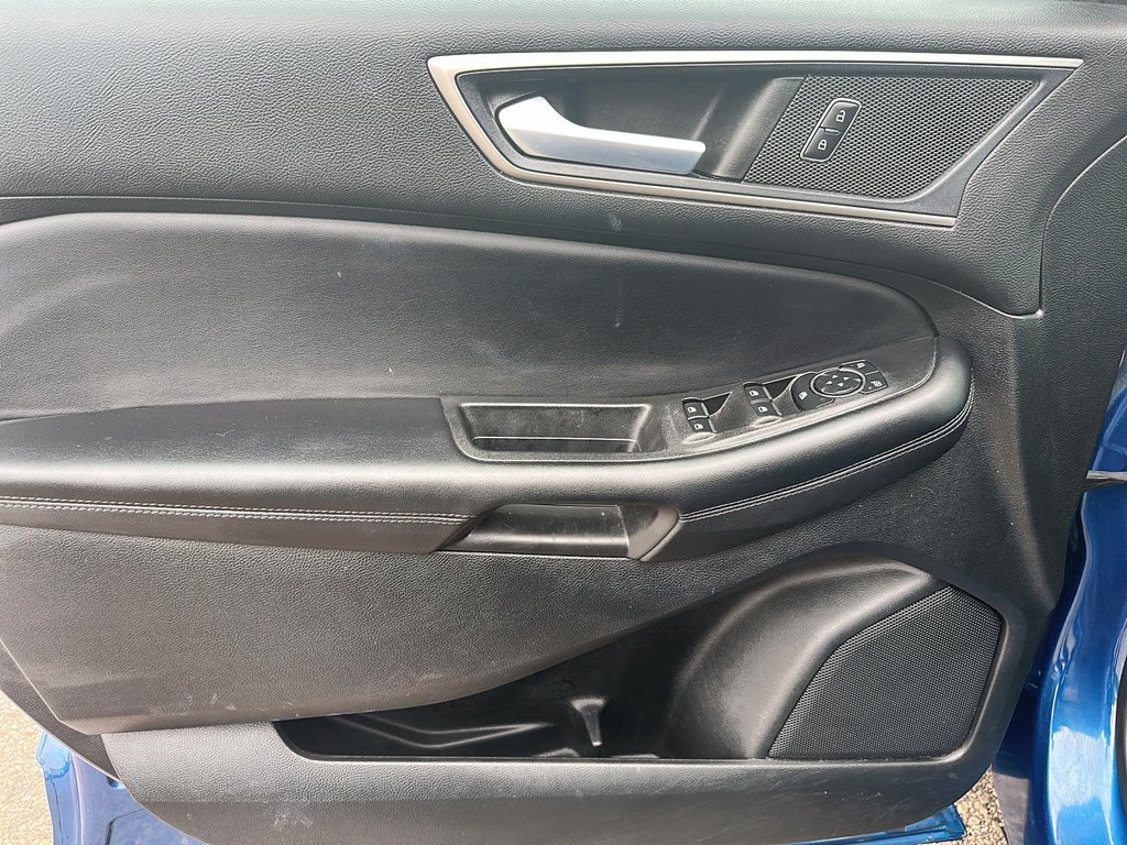 2023 Ford Edge SEL AWD in Stratford, Ontario - 10 - w1024h768px