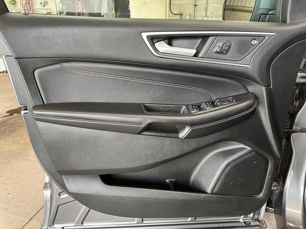 2023 Ford Edge Titanium AWD in Stratford, Ontario - 10 - w1024h768px