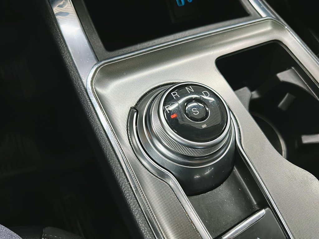 2023 Ford Edge Titanium AWD in Stratford, Ontario - 14 - w1024h768px