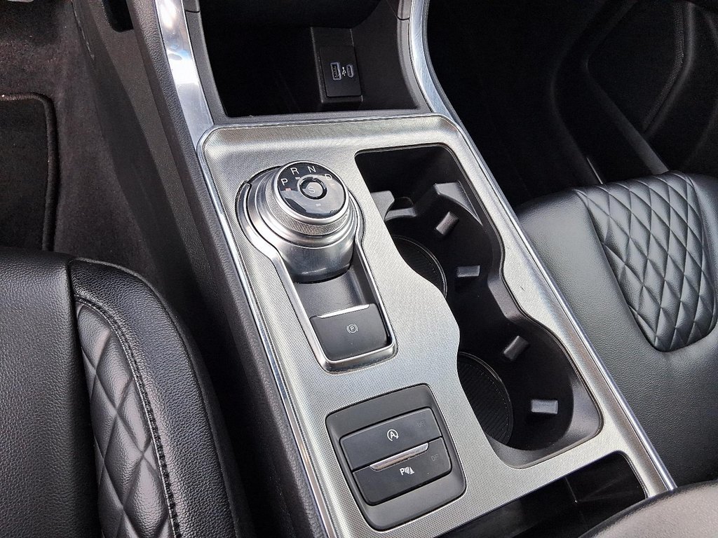 2023 Ford Edge Titanium AWD in Stratford, Ontario - 14 - w1024h768px