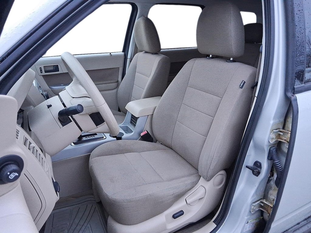 2009 Ford Escape XLT 4Dr 2WD 4CYL in Stratford, Ontario - 8 - w1024h768px