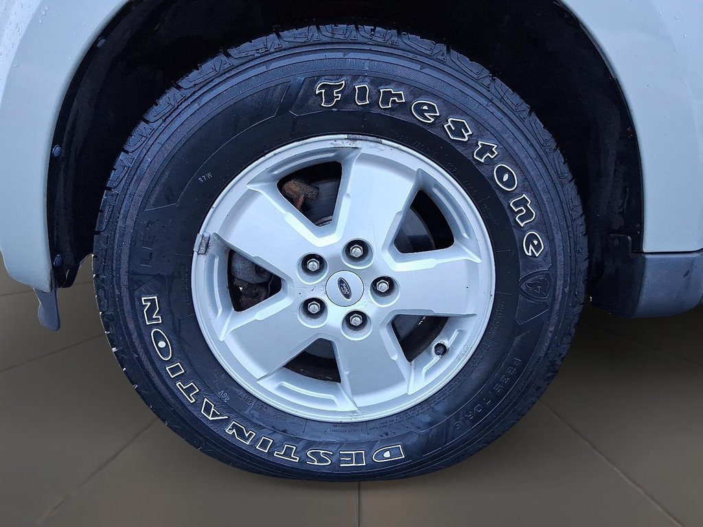 2009 Ford Escape XLT 4Dr 2WD 4CYL in Stratford, Ontario - 7 - w1024h768px