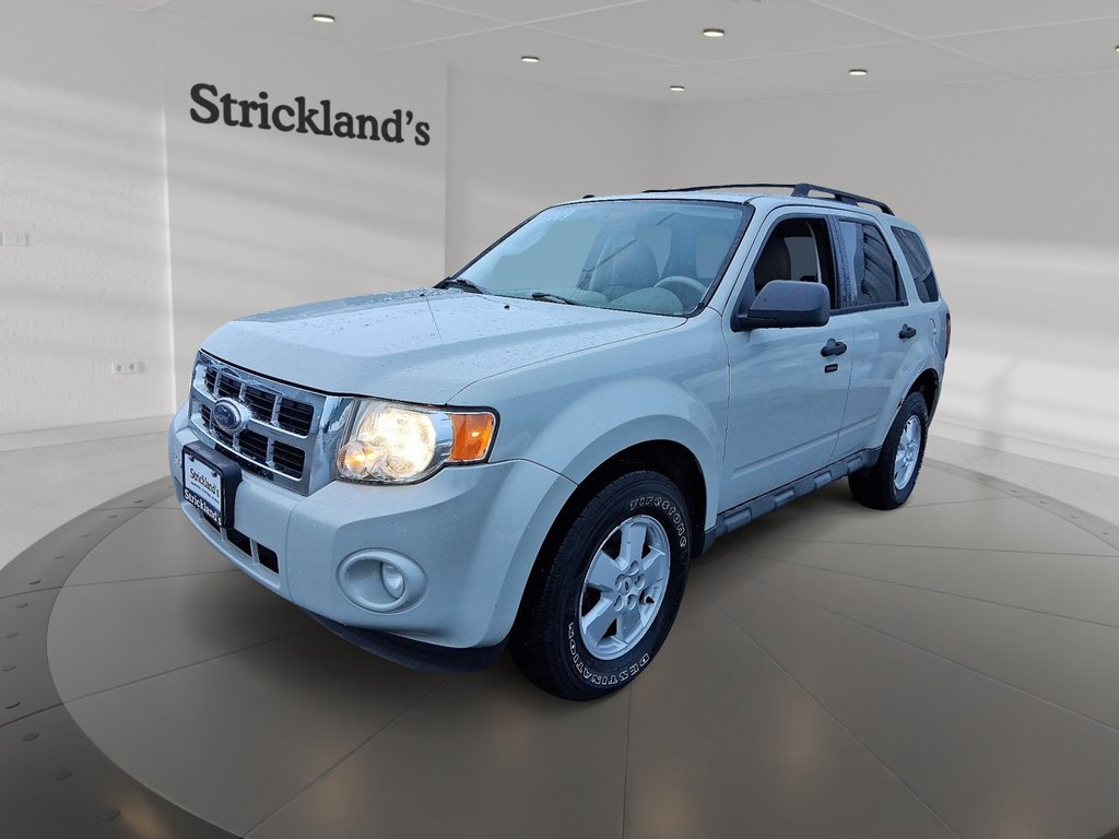 2009 Ford Escape XLT 4Dr 2WD 4CYL in Stratford, Ontario - 1 - w1024h768px