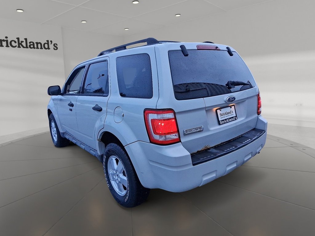 2009 Ford Escape XLT 4Dr 2WD 4CYL in Stratford, Ontario - 4 - w1024h768px