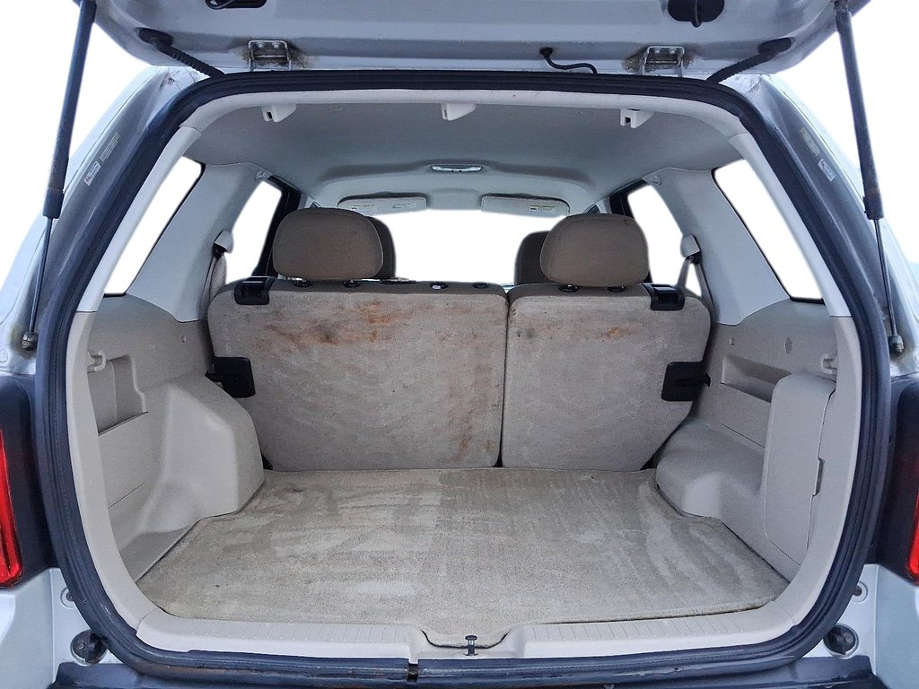 2009 Ford Escape XLT 4Dr 2WD 4CYL in Stratford, Ontario - 6 - w1024h768px
