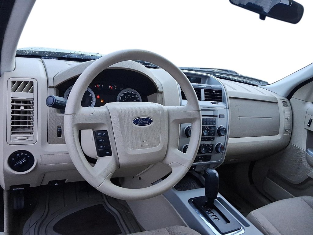 2009 Ford Escape XLT 4Dr 2WD 4CYL in Stratford, Ontario - 10 - w1024h768px