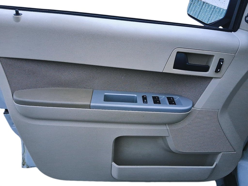 2009 Ford Escape XLT 4Dr 2WD 4CYL in Stratford, Ontario - 11 - w1024h768px